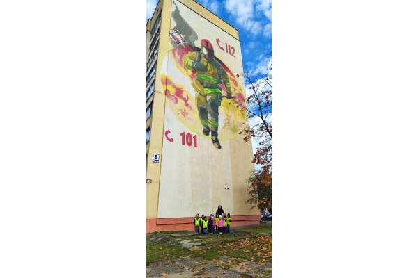 Целевая прогулка к Муралу МЧС