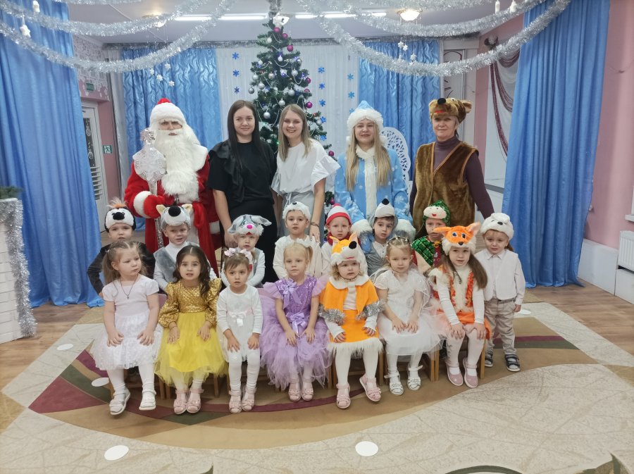 Новогодние утренники у самых маленьких