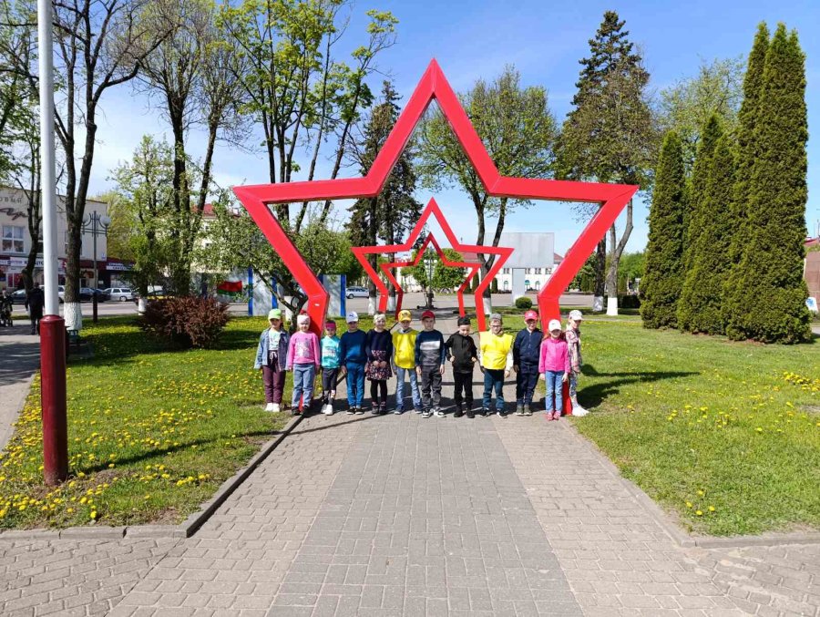 Целевая прогулка на Аллею звёзд и Аллею героев